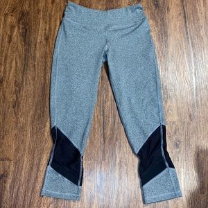 SO Yoga Capri Black/Gray Workout Pants